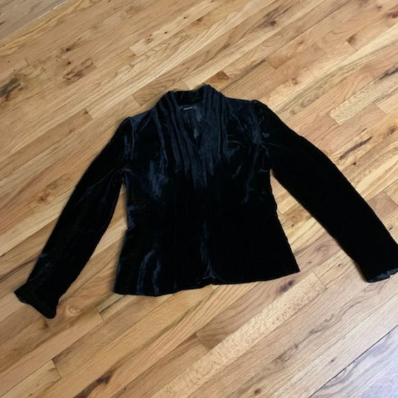 Tahari Jackets & Blazers - tahari velvet jacket size m black
